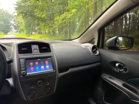 Used 2019 Nissan Versa Note SV FWD image 10