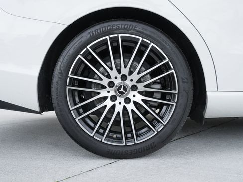 Used 2024 Mercedes-Benz C 300 4MATIC Sedan image 29