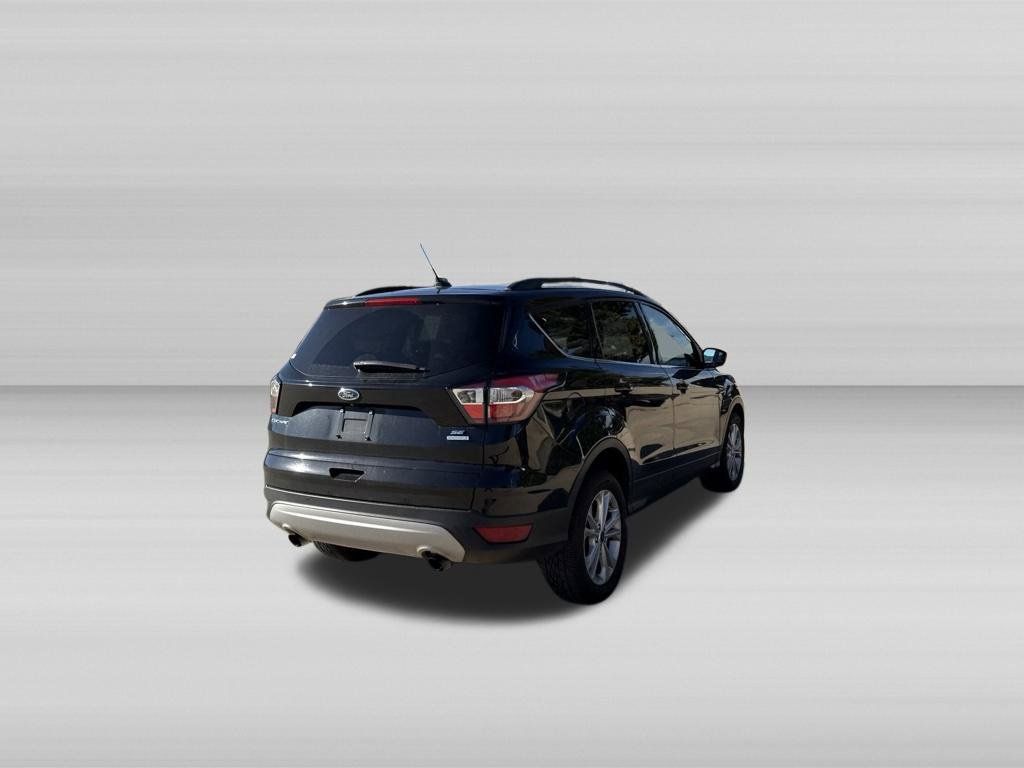 Used 2017 Ford Escape SE w/ Equipment Group 201A FWD image 6