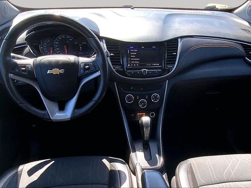 Certified 2022 Chevrolet Trax LT w/ Driver Confidence Package AWD/4WD image 16