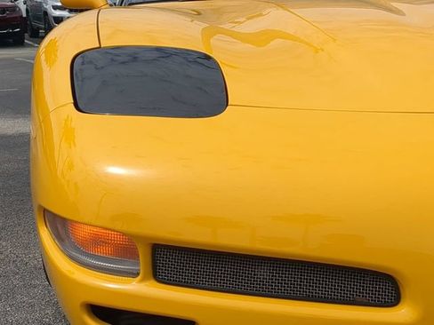 Used 2001 Chevrolet Corvette Z06 w/ Memory Pkg RWD image 10