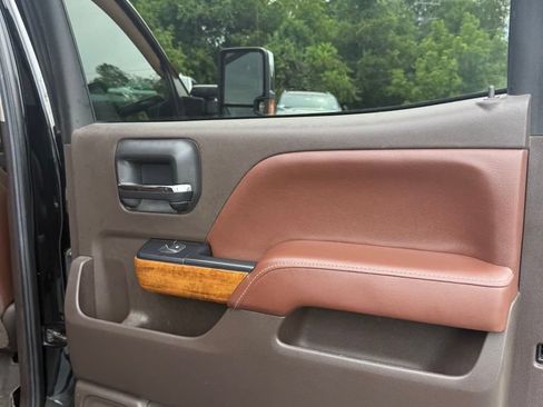 Used 2019 Chevrolet Silverado 2500 High Country w/ Duramax Plus Package AWD/4WD image 18