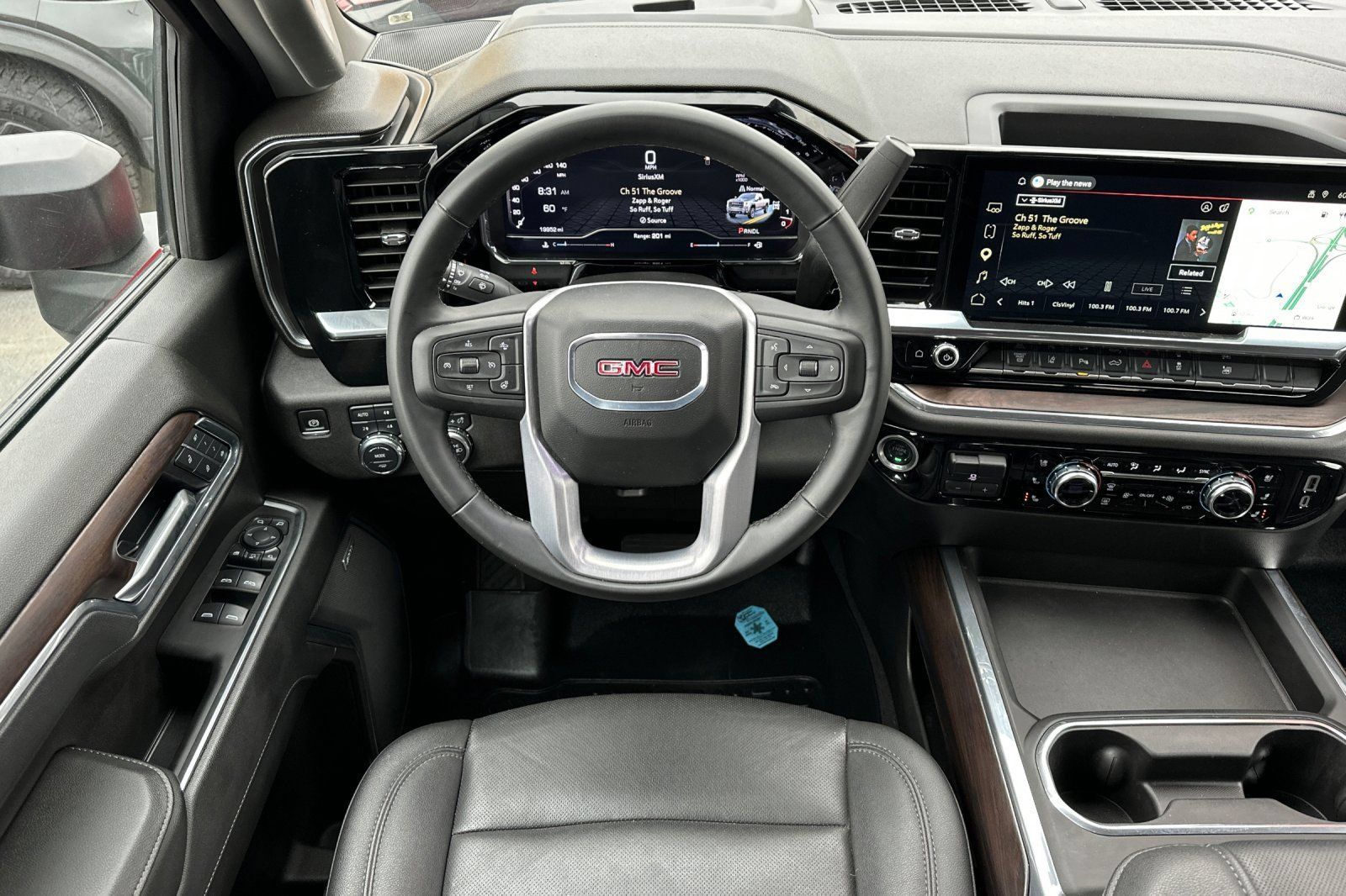 Used 2025 GMC Sierra 2500 SLT w/ SLT Premium Package AWD/4WD image 16