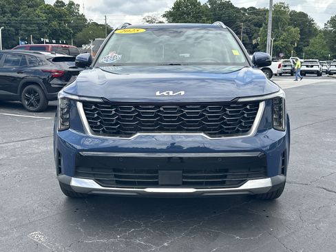 Used 2025 Kia Sorento S w/ Panoramic Sunroof Package FWD image 3