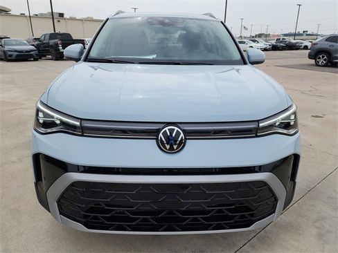 New 2025 Volkswagen Taos SEL image 9