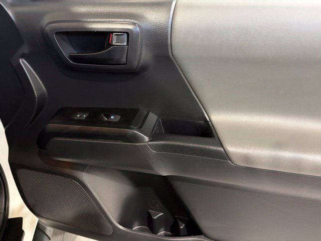 Used 2022 Toyota Tacoma SR AWD/4WD image 13
