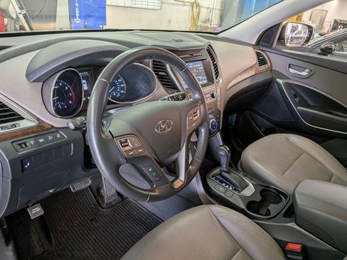 Used 2018 Hyundai Santa Fe Sport FWD image 2
