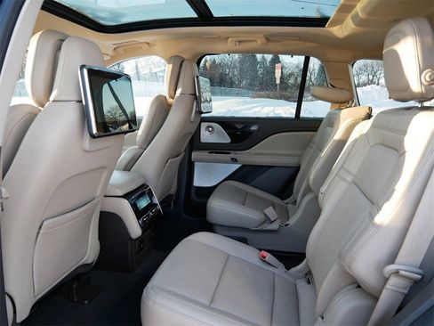 Used 2021 Lincoln Aviator Reserve w/ Equipment Group 202A image 9