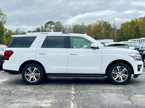 Used 2024 Ford Expedition Limited image 2