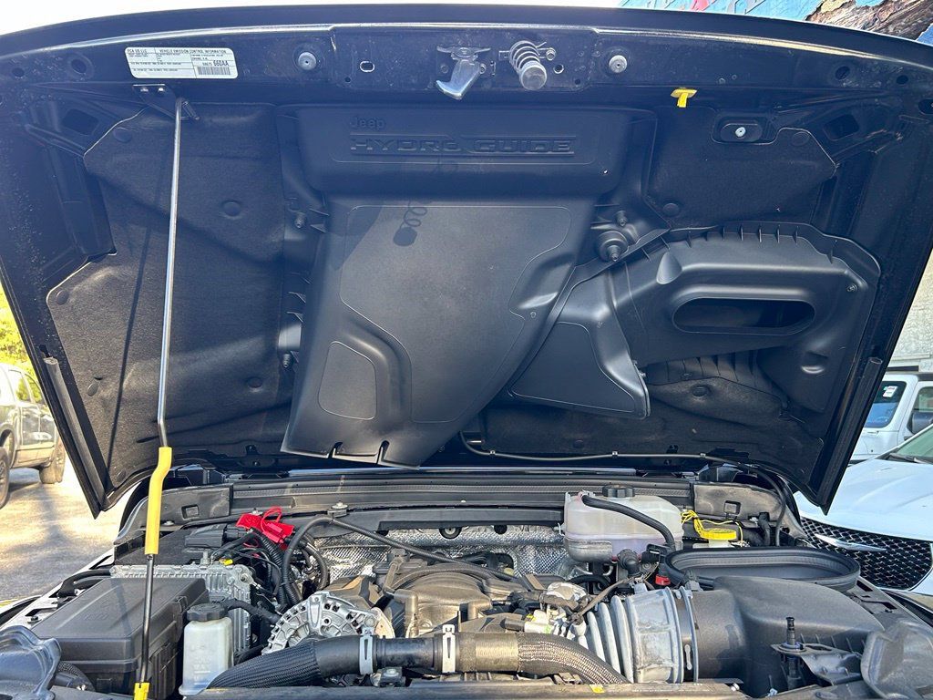 Used 2025 Jeep Wrangler Unlimited Rubicon 392 AWD/4WD image 33