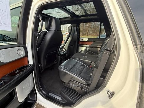 Used 2020 Lincoln Navigator Reserve w/ Luxury Package image 15