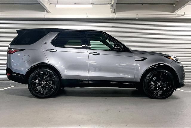 Certified 2025 Land Rover Discovery Dynamic SE AWD/4WD image 14