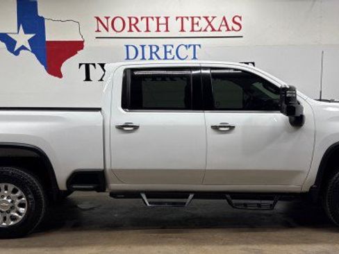 Used 2021 Chevrolet Silverado 2500 LTZ w/ LTZ Plus Package AWD/4WD image 4
