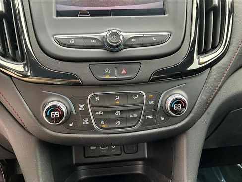 Used 2023 Chevrolet Equinox RS image 33