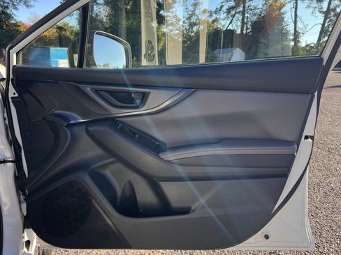 Used 2022 Subaru Crosstrek 2.5i Sport w/ Moonroof Package image 16