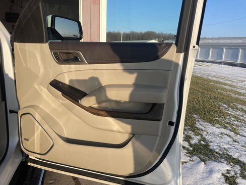 Used 2018 GMC Yukon Denali image 28