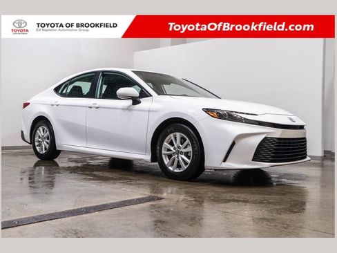 Used 2025 Toyota Camry LE FWD image 1