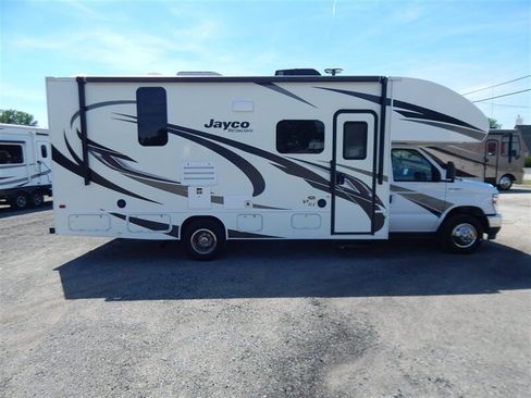 Used 2022 Ford E-450 and Econoline 450 Super Duty w/ Motorhome Prep Package RWD image 6