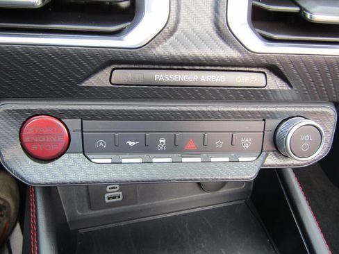 Used 2025 Ford Mustang GT Premium RWD image 32