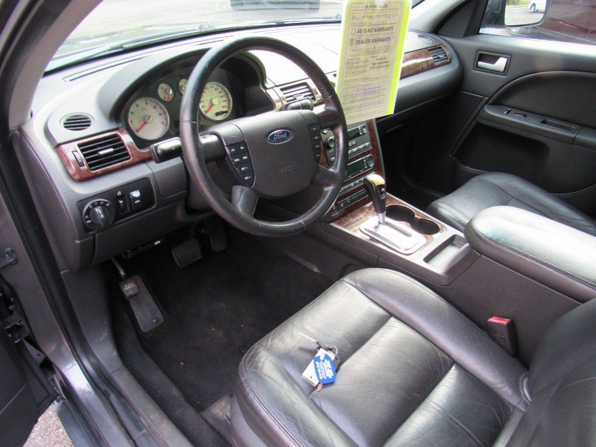 Used 2005 Ford Five Hundred Limited FWD image 8