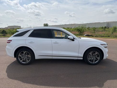 Used 2023 Genesis GV70 2.5T w/ Advanced Package AWD/4WD image 4