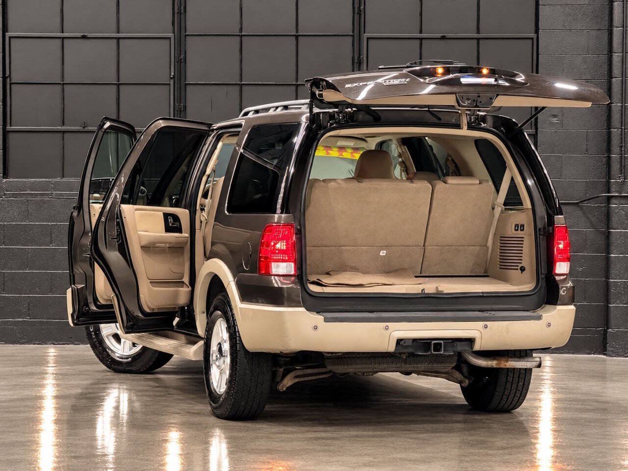 Used 2006 Ford Expedition Eddie Bauer AWD/4WD image 5
