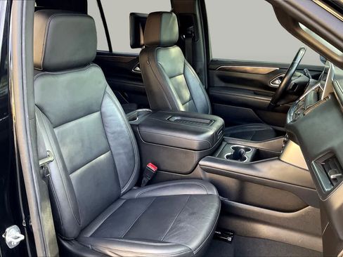 Used 2021 Chevrolet Tahoe LT w/ Luxury Package RWD image 8
