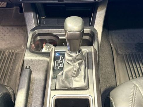 Used 2022 Toyota Tacoma TRD Off-Road w/ TRD Premium Off Road Package image 16