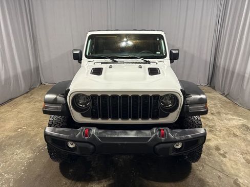 Used 2025 Jeep Wrangler Unlimited Rubicon image 2