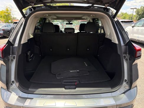 Used 2025 Nissan Rogue SV w/ SV Premium Package FWD image 28