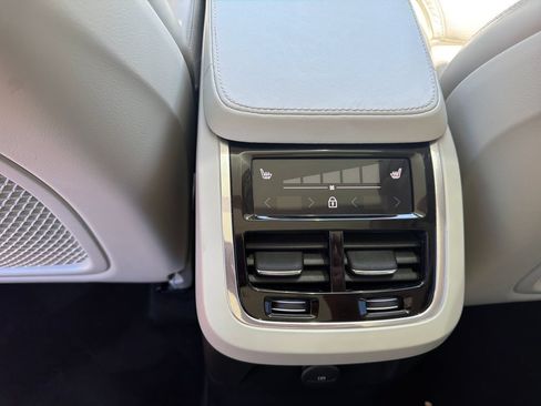 Used 2023 Volvo XC90 T8 Ultimate w/ Lounge Package AWD/4WD image 25