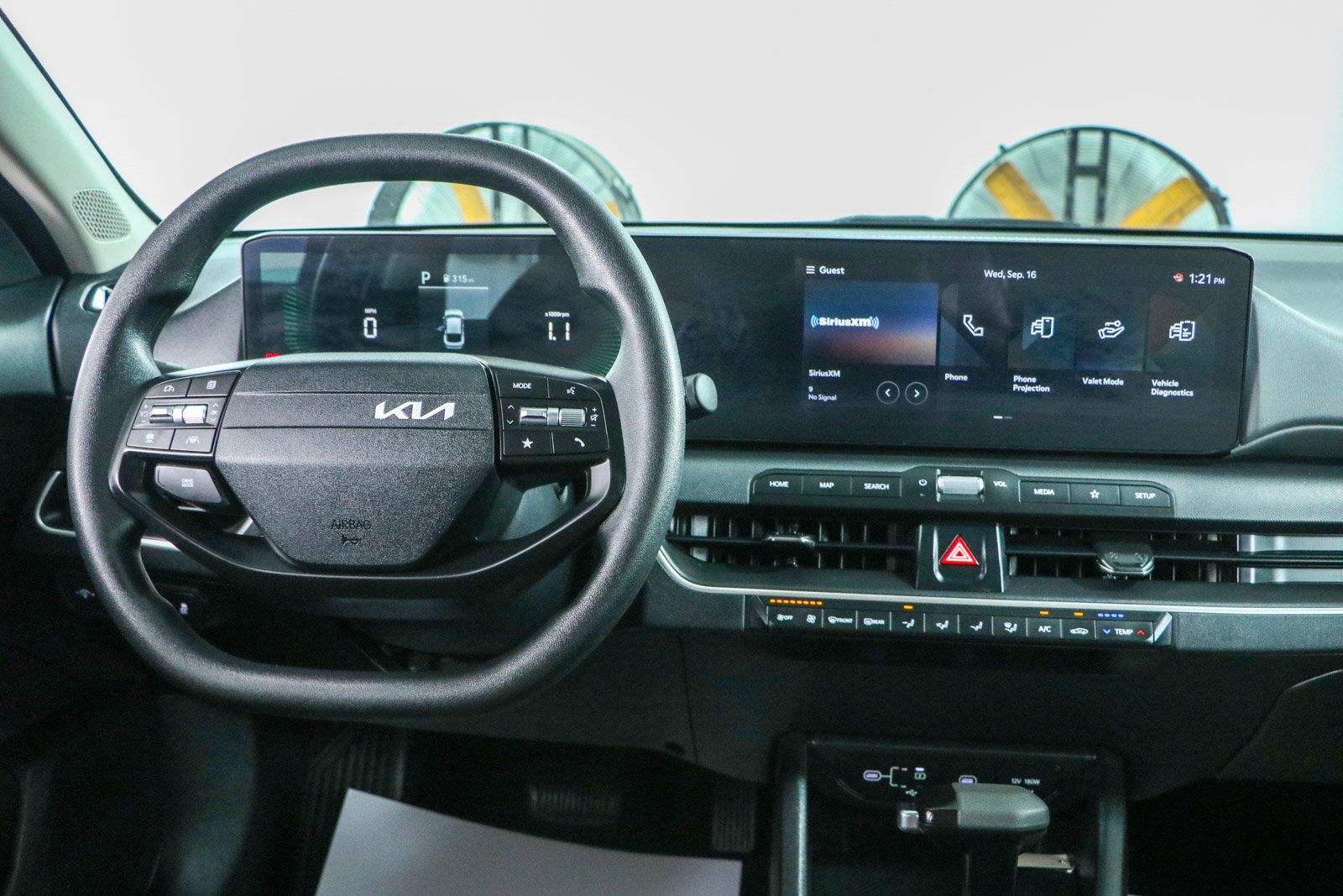 Used 2025 Kia K4 FWD image 17