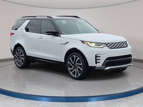 Used 2025 Land Rover Discovery Metropolitan Edition AWD/4WD image 3