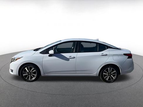 Used 2025 Nissan Versa SV image 9