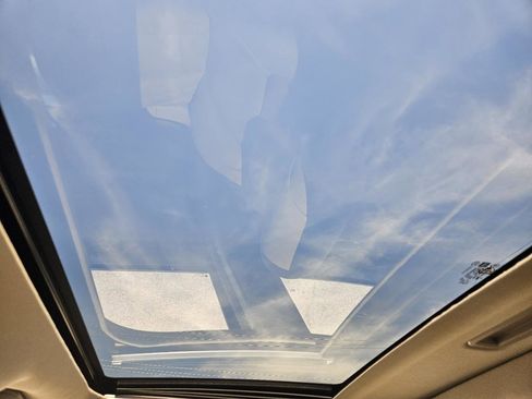 Used 2009 Cadillac DTS w/ Sun And Sound Package FWD image 27