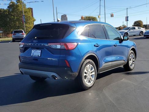 Used 2022 Ford Escape SE w/ Cold Weather Package image 3