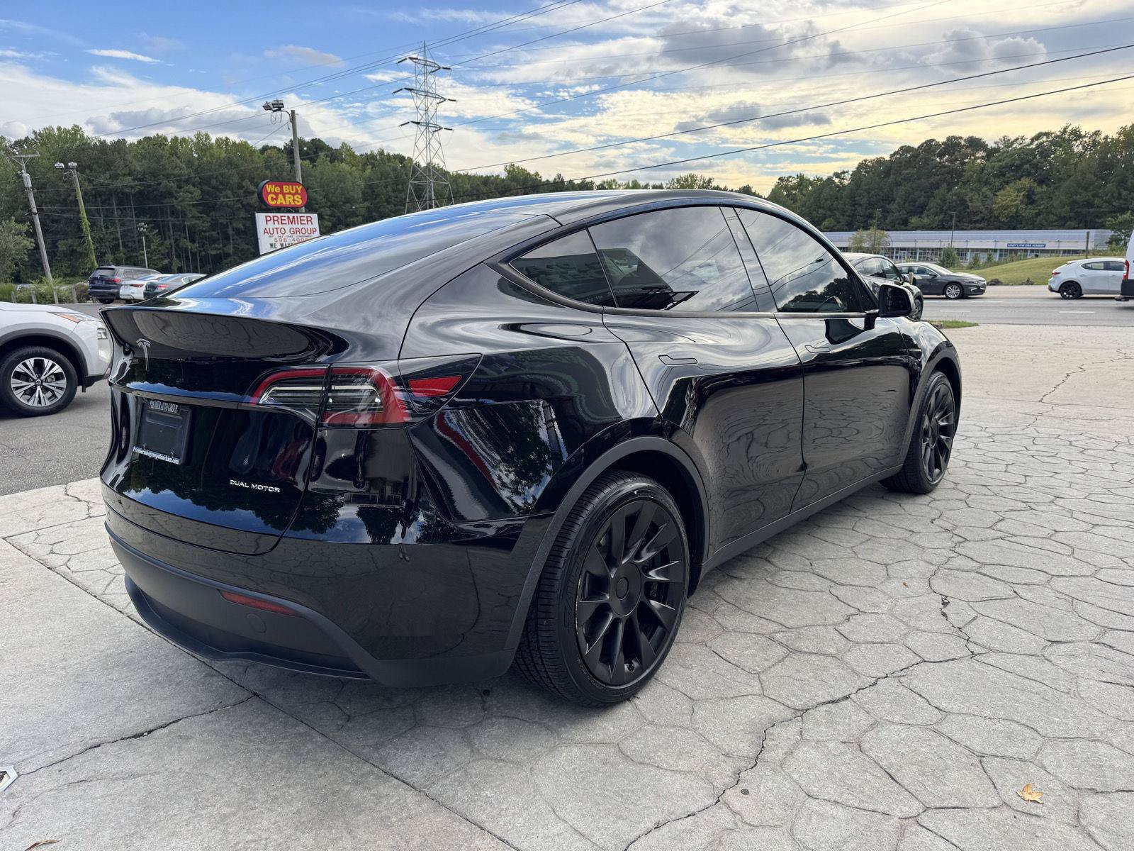 Used 2023 Tesla Model Y Long Range AWD/4WD image 10