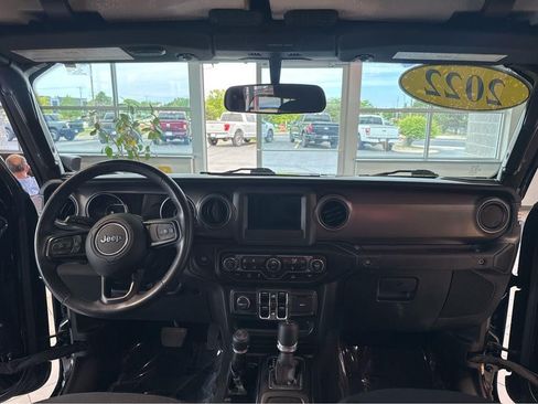 Used 2022 Jeep Gladiator Sport AWD/4WD image 17