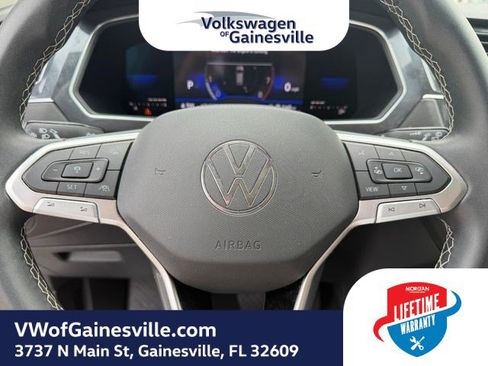 Certified 2022 Volkswagen Tiguan SE FWD image 20