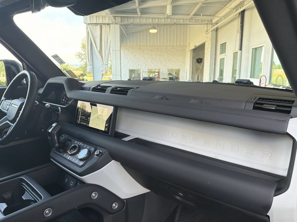 Used 2024 Land Rover Defender 110 S AWD/4WD image 31