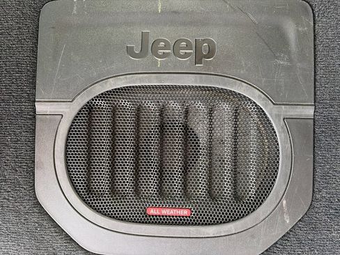 Used 2021 Jeep Wrangler Rubicon AWD/4WD image 21