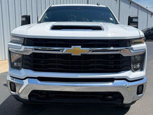 Used 2024 Chevrolet Silverado 2500 LT w/ Convenience Package AWD/4WD image 14