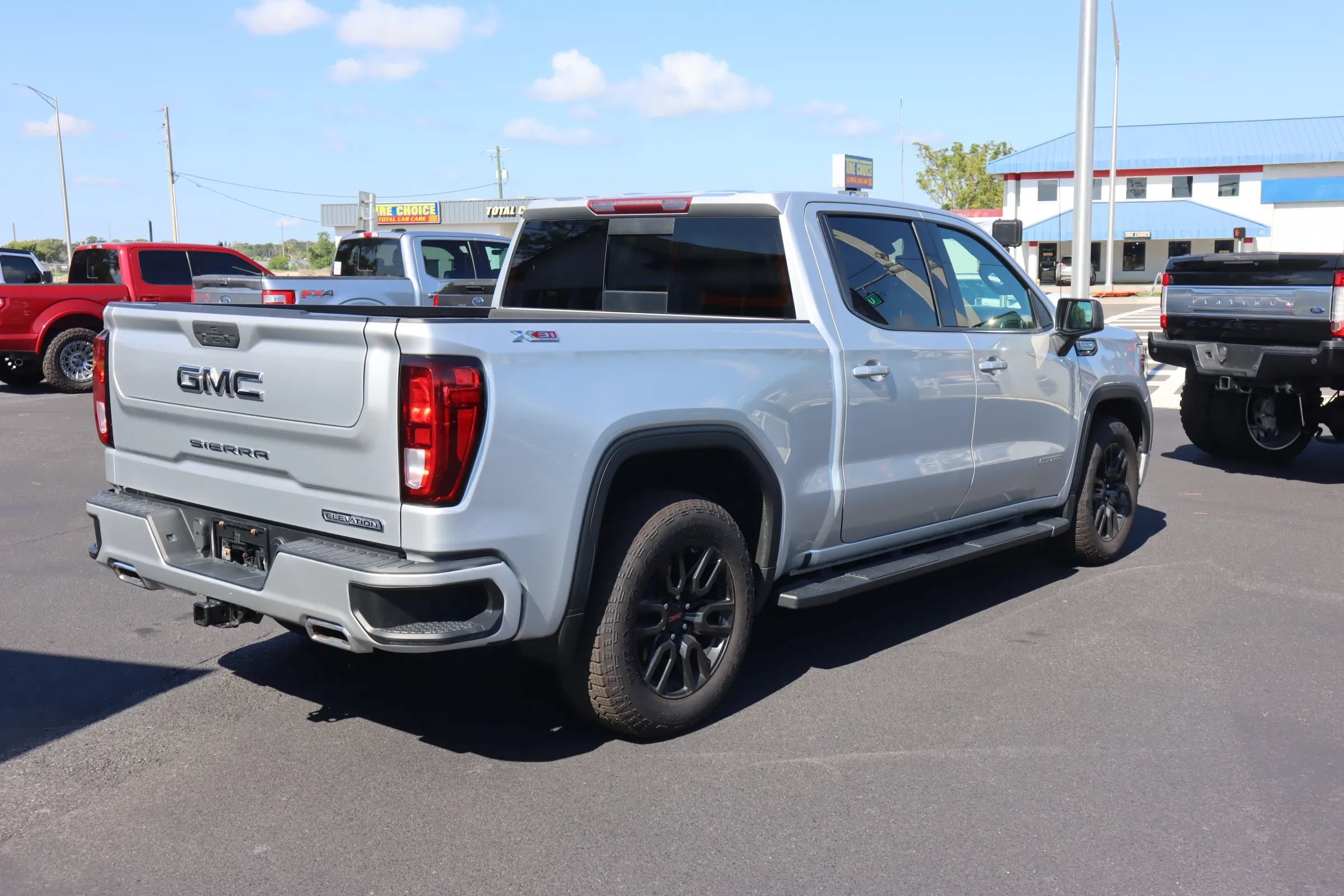 Used 2021 GMC Sierra 1500 Elevation w/ Preferred Package AWD/4WD image 7