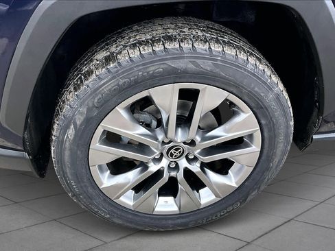 Certified 2021 Toyota RAV4 XLE Premium image 11