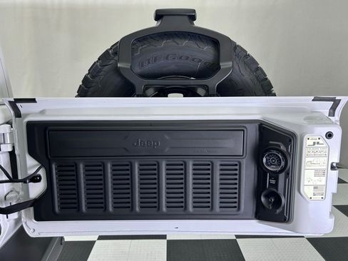 New 2025 Jeep Wrangler Unlimited Rubicon 392 image 18