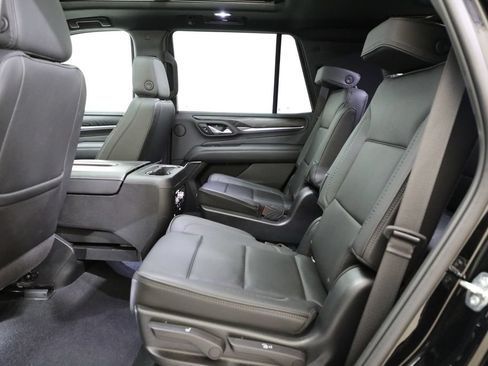 Used 2022 GMC Yukon Denali w/ Advanced Technology Package AWD/4WD image 11
