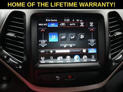 Used 2018 Jeep Cherokee Limited AWD/4WD image 28