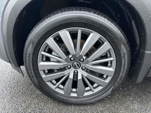 Used 2025 Nissan Pathfinder SL w/ SL Premium Package image 8