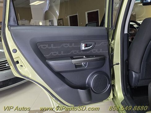 Used 2013 Kia Soul + FWD image 13