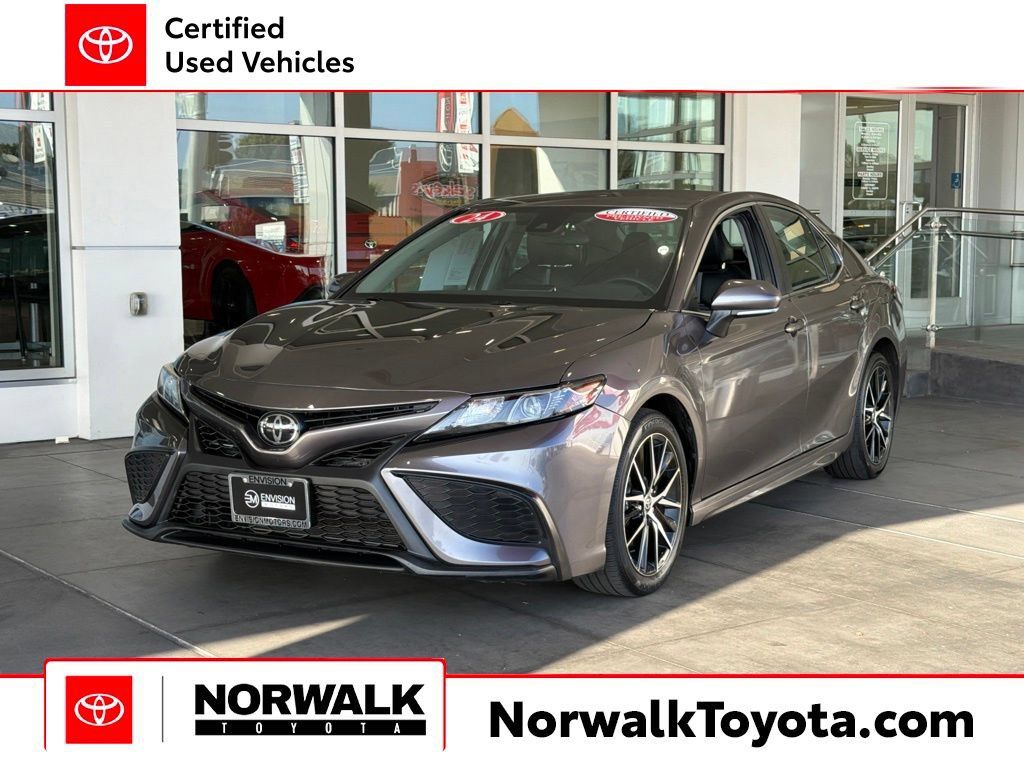 Certified 2024 Toyota Camry SE FWD image 1